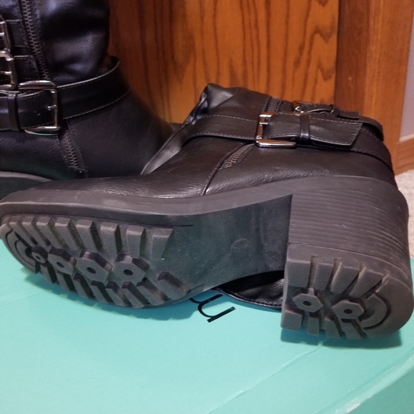 Boots - Picture 2 of 3